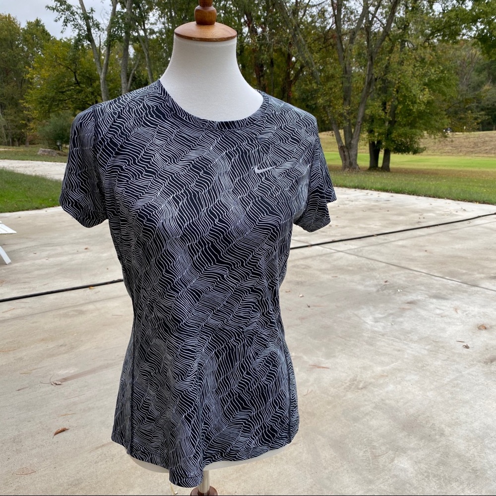 Nike Dri-fit running shirt black and white Medium